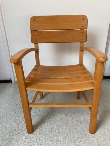 Kinderstoeltje beschikbaar voor biedingen