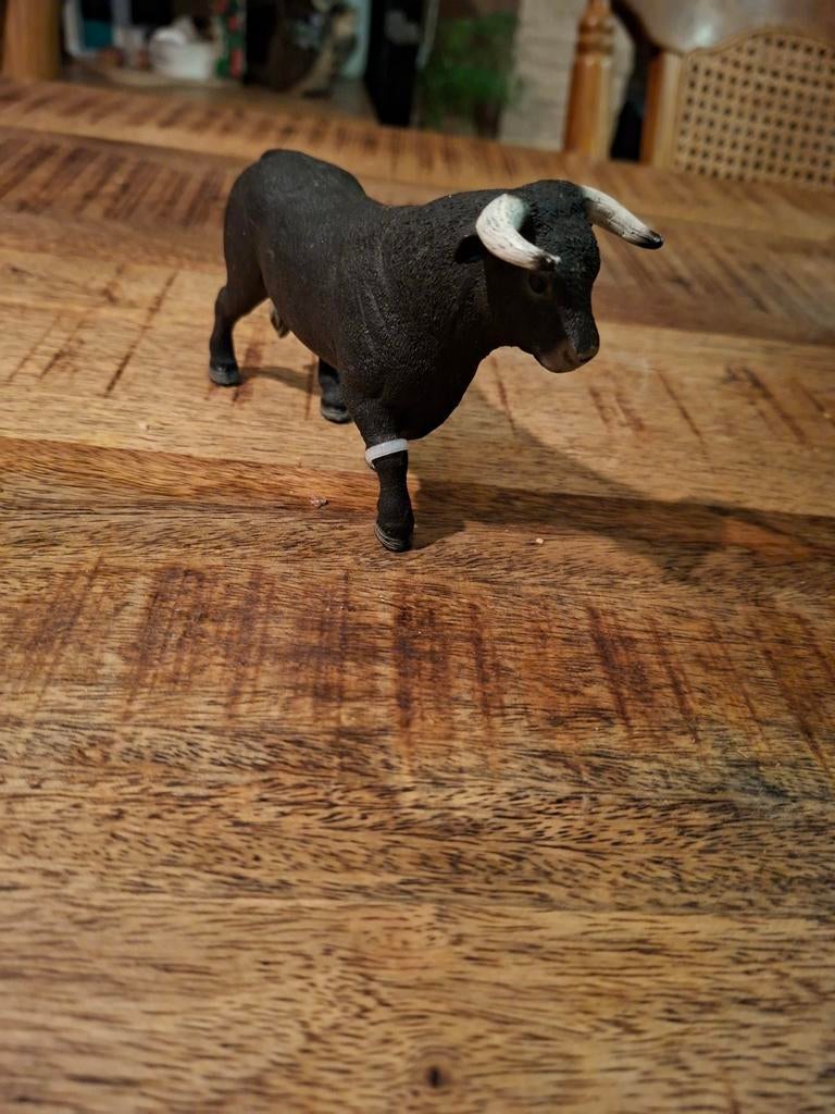 Schleich zwarte stier, Ophalen of Verzenden, Zo goed als nieuw, Boerderijdier, Beeldje of Figuurtje