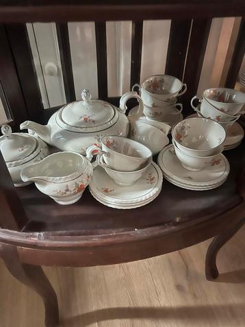 Compleet theeservies Thun Bohemia Czechoslovakia beschikbaar voor biedingen