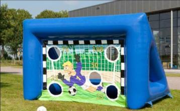 Opblaasbaar doel huren – inclusief voetbal & speldoek beschikbaar voor biedingen