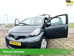 Toyota Aygo 1.0-12V 5D NAP AIRCO ELEK.RAMEN NW APK, Voorwielaandrijving, Euro 5, Gebruikt, 4 stoelen