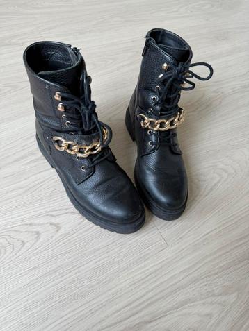 Stoere veterboots zwart maat 40 beschikbaar voor biedingen