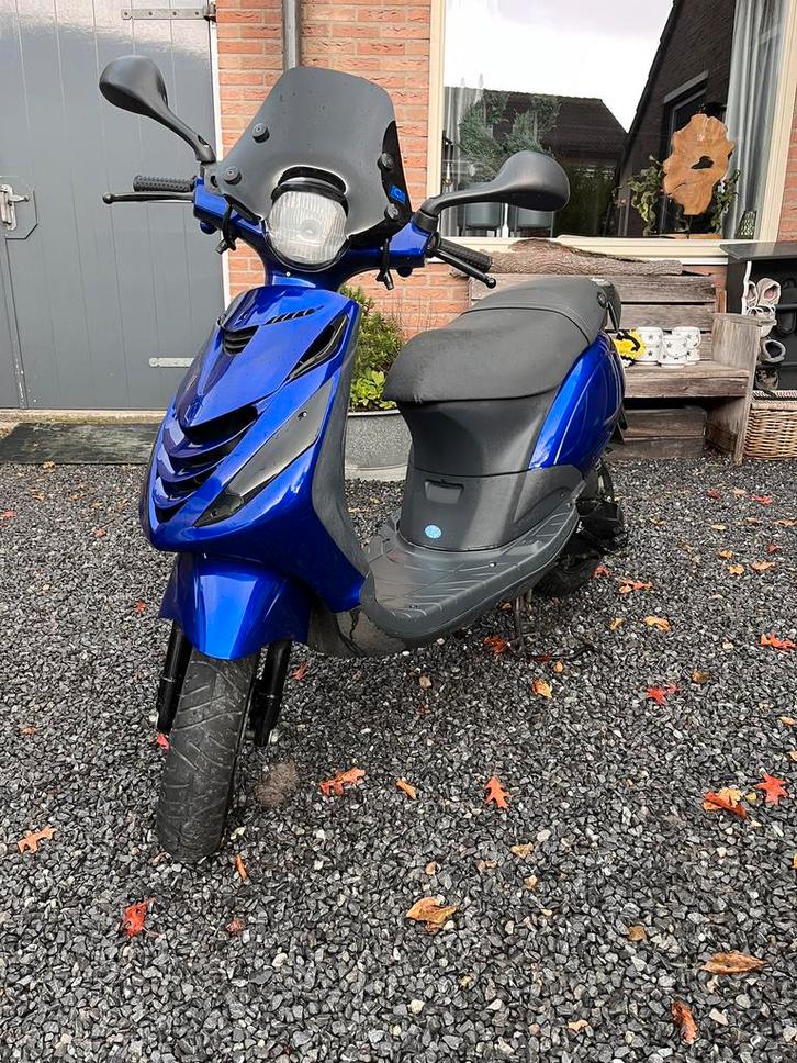 Piaggio zip 2t 2005, Fietsen en Brommers, Scooters | Piaggio, Zo goed als nieuw, Zip, Tweetakt, Ophalen