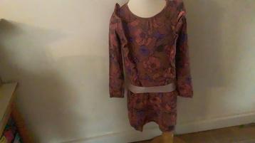 Z8 jurkje maat 116/122 beschikbaar voor biedingen