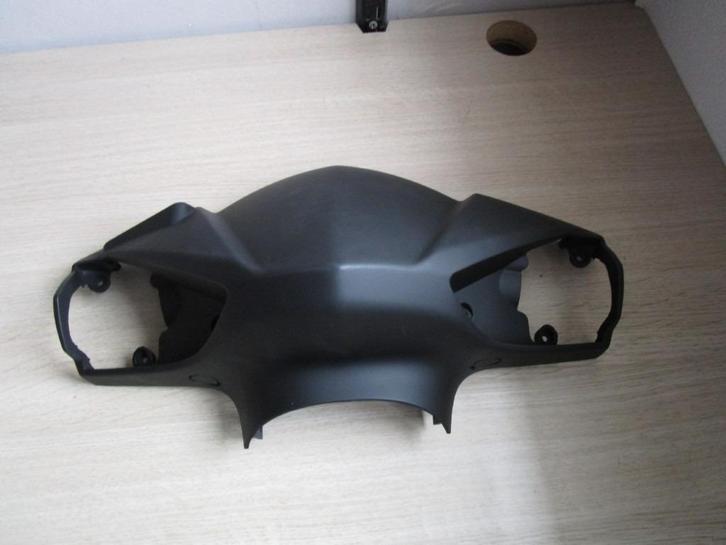 Nr.213: Stuurkap voor Kymco Agility 50/125 FR Nieuw, mat zwa, Fietsen en Brommers, Brommeronderdelen | Algemeen, Nieuw, Kap, Ophalen of Verzenden