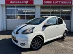 Toyota AYGO 1.0-12V Dynamic Navigator 5-deurs Airco TomTom N, Voorwielaandrijving, Euro 5, Gebruikt, 4 stoelen