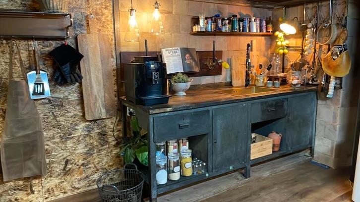 Industriele keuken blok megs gaaf, Huis en Inrichting, Keuken | Keukenelementen, Zo goed als nieuw, Minder dan 100 cm, 50 tot 100 cm
