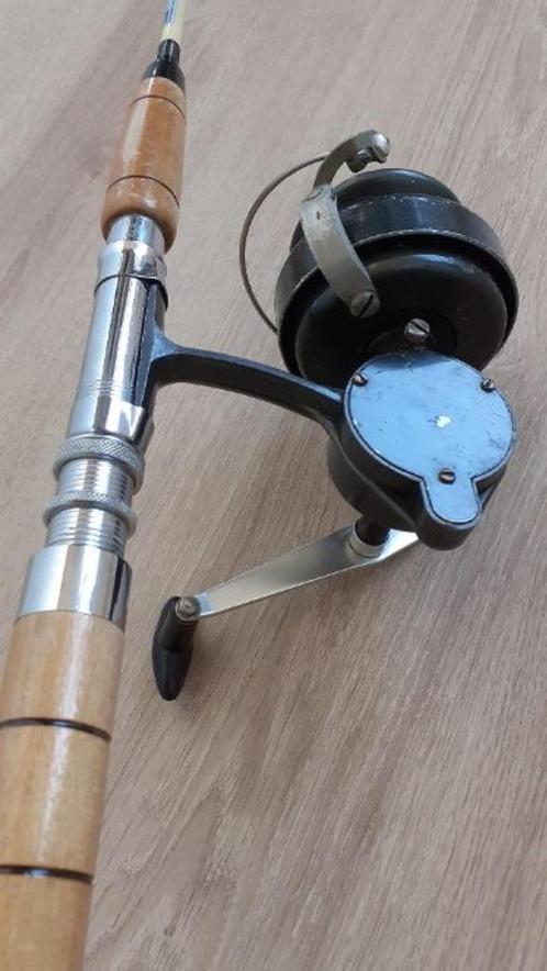 TWEE VINTAGE BOOTHENGELS MET MOLENS, Watersport en Boten, Hengelsport | Algemeen, Gebruikt, Complete hengel, Ophalen