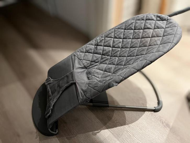 Babybjorn wipstoel grijs, Kinderen en Baby's, Wipstoeltjes, Zo goed als nieuw, Wipstoel, Overige merken, Met gordel(s) of riempje(s)