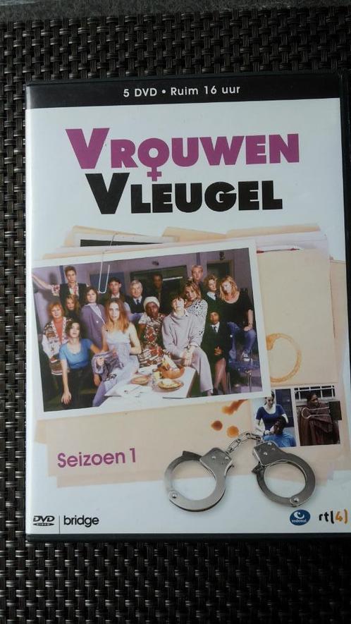 DVD box tv serie Vrouwenvleugel seizoen 1, Cd's en Dvd's, Dvd's | Tv en Series, Zo goed als nieuw, Drama, Boxset, Vanaf 12 jaar