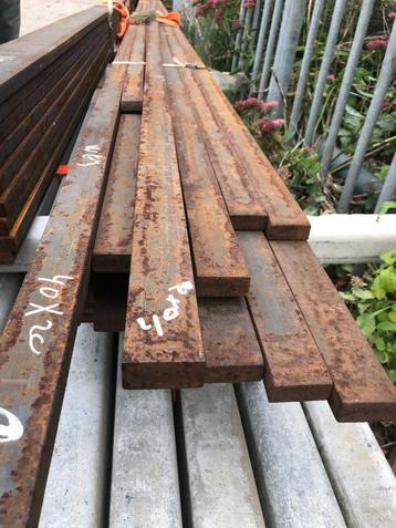 Plat,  Strip  40 x 20  mm,  Lengte 6 meter beschikbaar voor biedingen