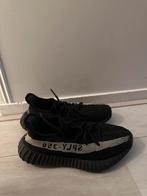 Yeezy Boost 350 V2 maat 37, Kleding | Heren, Schoenen, Ophalen of Verzenden, Zo goed als nieuw, Zwart, Sneakers of Gympen