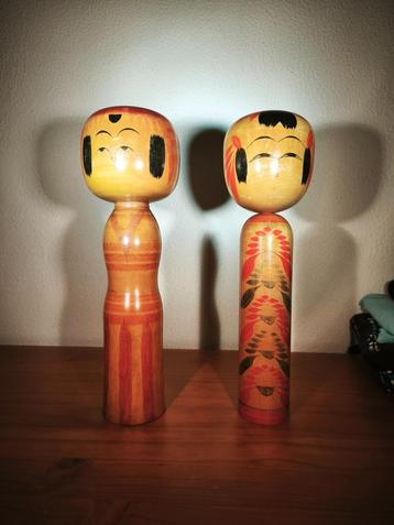Set van 2 grote Kokeshi poppen beschikbaar voor biedingen