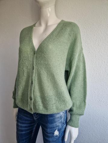 Summum vest. Maat L. Zachtgroen/alpaca. beschikbaar voor biedingen
