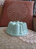 Brocante Pastel Groene Puddingvorm van Regout ** Mimosa **, Antiek en Kunst, Antiek | Servies los, Ophalen of Verzenden