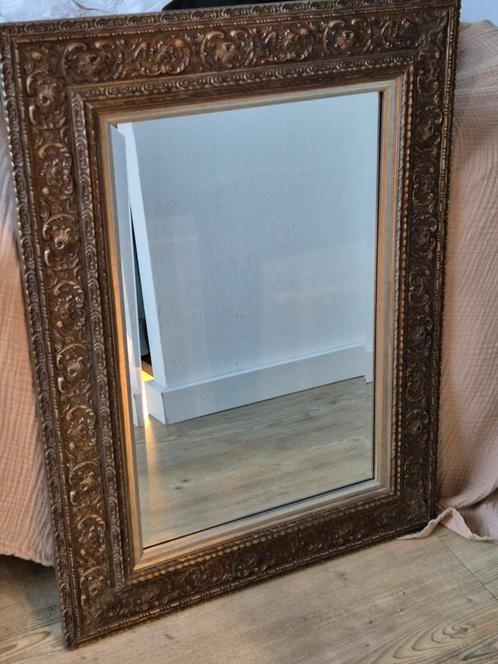 Prachtige Spiegel met Sierlijke Gouden Lijst – 60 x 80 cm, Huis en Inrichting, Woonaccessoires | Spiegels, Zo goed als nieuw, 50 tot 75 cm