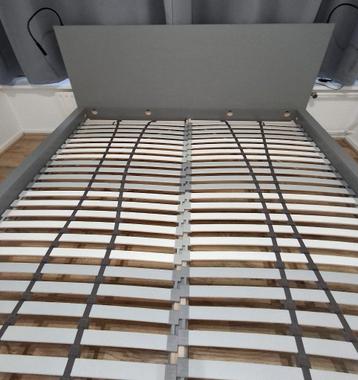 IKEA MALM bedframe hoog incl. LÖNSET lattenbodem - afbeelding 10