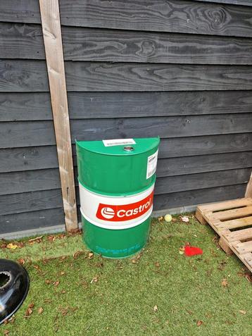 Halve 200liter olivat  beschikbaar voor biedingen