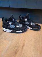 Nike Air Jordan withe thunder Retro, Jongen of Meisje, Schoenen, Ophalen of Verzenden, Zo goed als nieuw