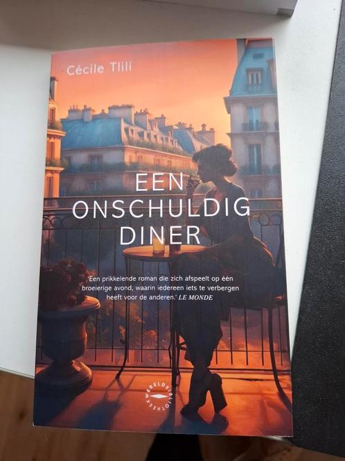 Cécile Tlili - Een onschuldig diner, Boeken, Literatuur, Zo goed als nieuw, Nederland, Ophalen of Verzenden