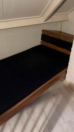 GRATIS OPHALEN Bed met matras, Huis en Inrichting, Slaapkamer | Bedden, Ophalen, Gebruikt, Tweepersoons, 140 cm