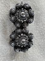 Zilveren broche Zeeuws knopje, Gebruikt, Verzenden, Minder dan 4 cm, Goud