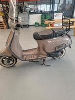MOMO scooter bjr 2021, Fietsen en Brommers, Snorfietsen en Snorscooters, Ophalen, Zo goed als nieuw, Overige merken