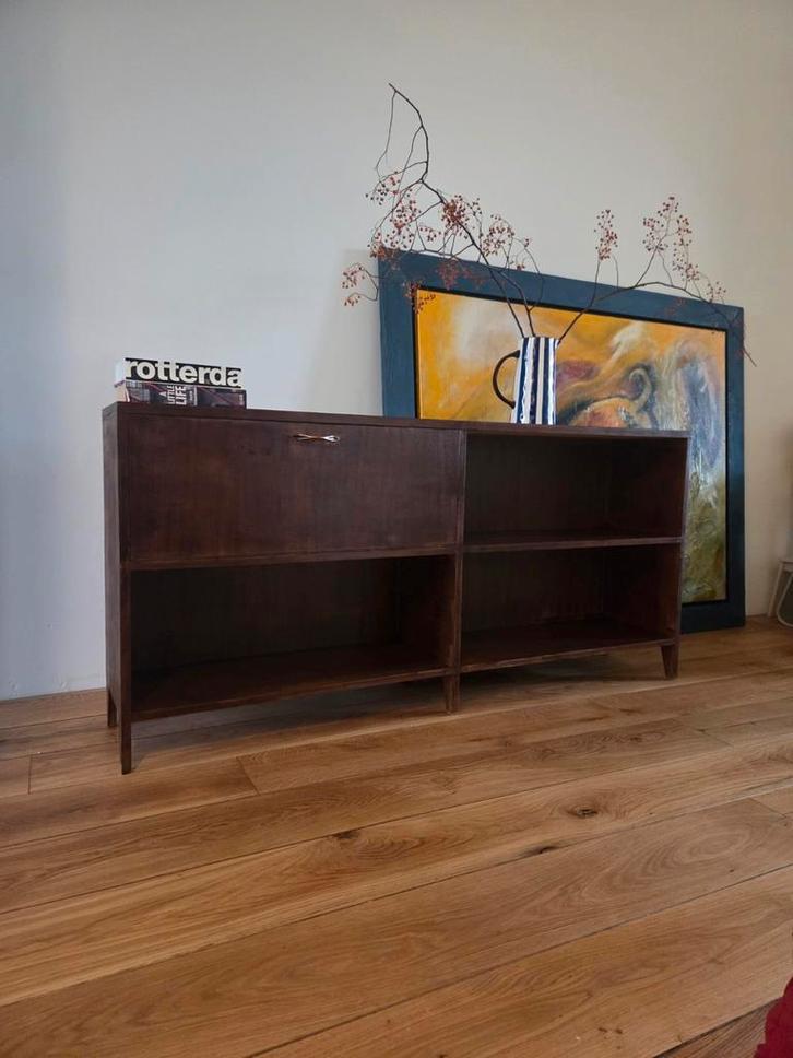 Vintage houten kastje of dressoir Deens design, Huis en Inrichting, Kasten | Dressoirs, Gebruikt, 100 tot 150 cm, 25 tot 50 cm