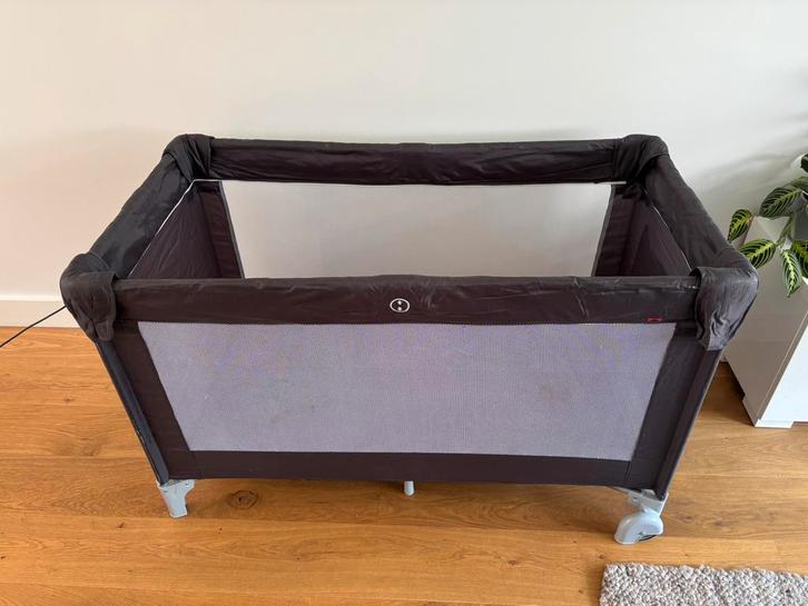 Zwart campingbedje van Kees, Kinderen en Baby's, Babywiegjes en Ledikanten, Zo goed als nieuw, Reisbedje, Ophalen
