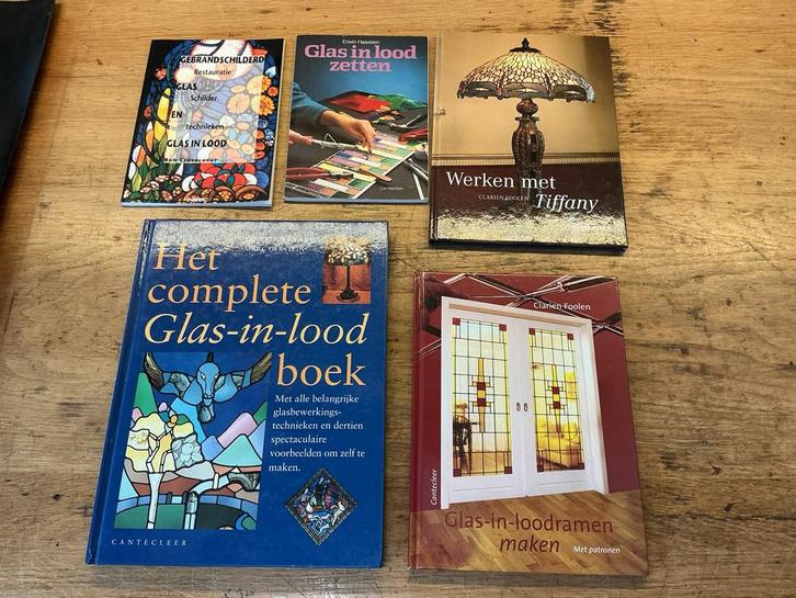 Leuke boeken Tiffany en glas in lood maken, Boeken, Hobby en Vrije tijd, Zo goed als nieuw, Ophalen of Verzenden