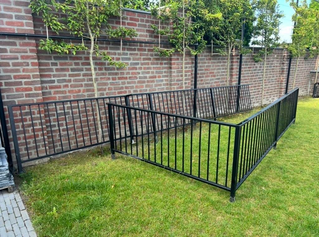 Zwart Spijlenhekwerk met Poort, Met poort, Gebruikt, IJzer, Spijlenhekwerk