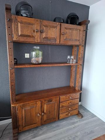 Vintage wandmeubel beschikbaar voor biedingen