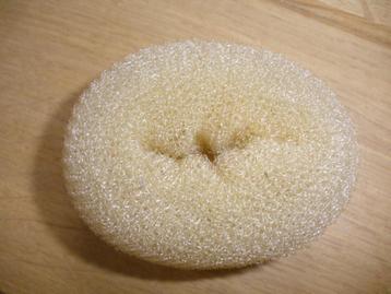 Haar elastiek bagel beige klein - nieuw - beschikbaar voor biedingen