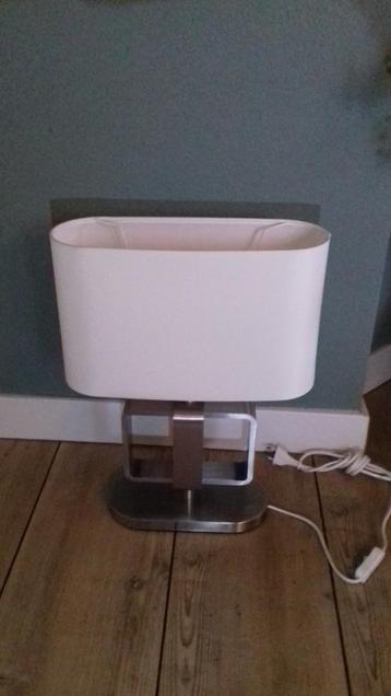 Schemerlamp beschikbaar voor biedingen