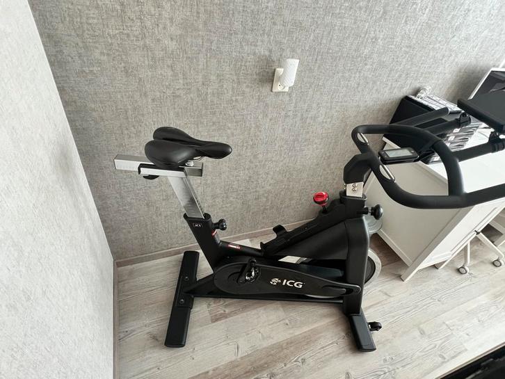 Indoor bike, Sport en Fitness, Fitnessapparatuur, Zo goed als nieuw, Spinningfiets, Ophalen