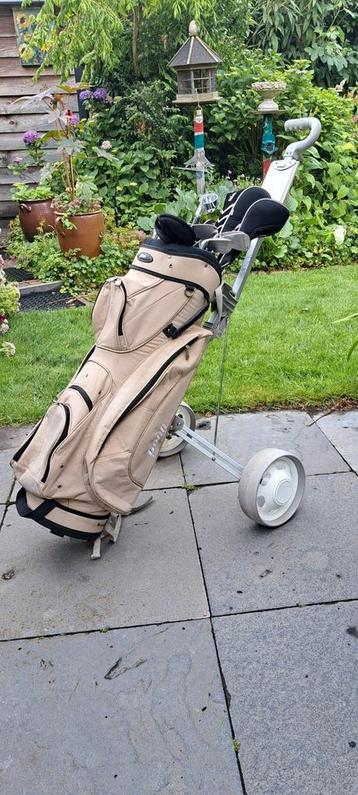 Fraaie PENN dames golfset met trolley en extra's.  beschikbaar voor biedingen
