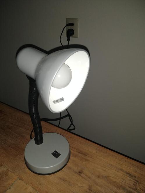 Bureaulamp grijs buigbaar 30 cm hoogte, Huis en Inrichting, Lampen | Tafellampen, Gebruikt, Minder dan 50 cm, Metaal, Ophalen of Verzenden