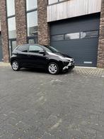 Toyota Aygo 1.0 Vvt-i 69pk 5D 2017 Zwart, Auto's, Toyota, Voorwielaandrijving, 4 stoelen, Leder en Stof, Zwart