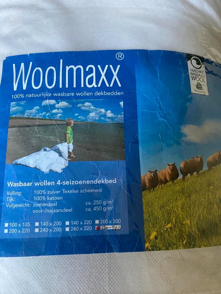 2 persoons Wollen dekbed met 2 katoenen overtrekken (wit), Huis en Inrichting, Slaapkamer | Beddengoed, Gebruikt, Deken of Dekbed