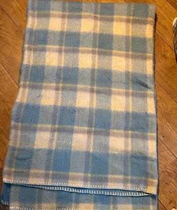 Wollen deken beschikbaar voor biedingen