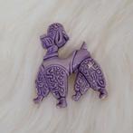 Vintage broche poedel., Ophalen of Verzenden, Zo goed als nieuw, Paars, Overige materialen