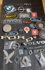 32 auto emblemen, Hobby en Vrije tijd, Modelauto's | 1:24, Ophalen of Verzenden, Zo goed als nieuw, Overige typen, Overige merken