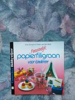 Boekje - Feestelijk papierfiligraan, Verzenden, Zo goed als nieuw, Knutselwerk
