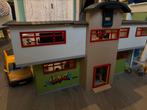 Playmobil school met extra lokaal, gymzaal en schoolbus, Kinderen en Baby's, Speelgoed | Playmobil, Ophalen of Verzenden, Zo goed als nieuw