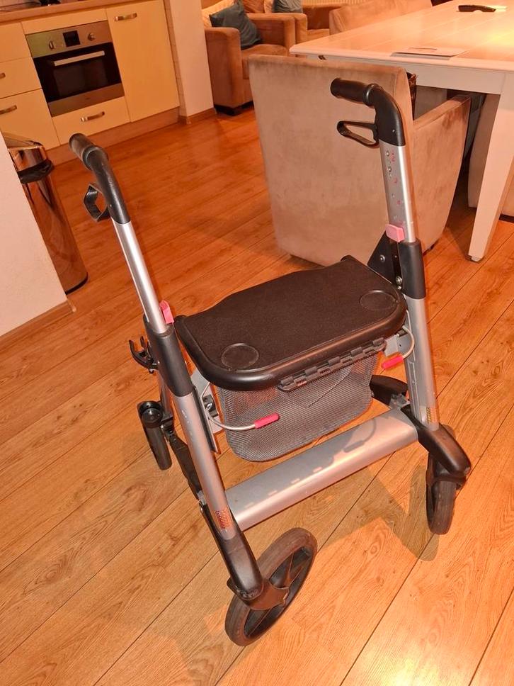 Zgan Active Rollator met draagtas/Anbw aankoop nr 1, Diversen, Rollators, Zo goed als nieuw, Lichtgewicht, Opvouwbaar, Ophalen