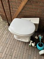 WC pot,  2 jr, nano pocelein onder uitlaat, Pressalit bril., Doe-het-zelf en Verbouw, Sanitair, Ophalen of Verzenden, Zo goed als nieuw