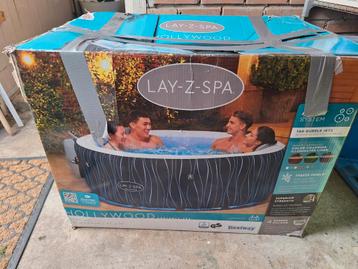 Lay-z-spa  beschikbaar voor biedingen