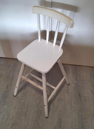 Ikea kinderstoel beschikbaar voor biedingen