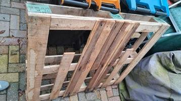Gratis pallet. Mooi voor bijvoorbeeld vuurkorf  beschikbaar voor biedingen