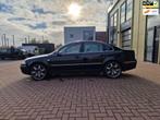 Volkswagen Passat 4.0 W8 4Motion / AUTOMAAT / LIMOUSINE / NA, Auto's, Gebruikt, 8 cilinders, Leder en Stof, Zwart